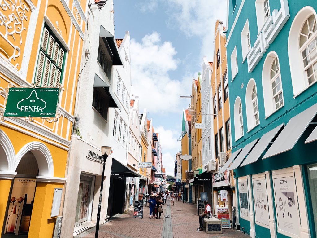 Shopping in Willemstad